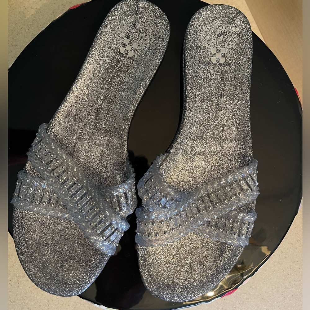 Vince Camuto Slide Flip Flop NWOT 10m Silver
